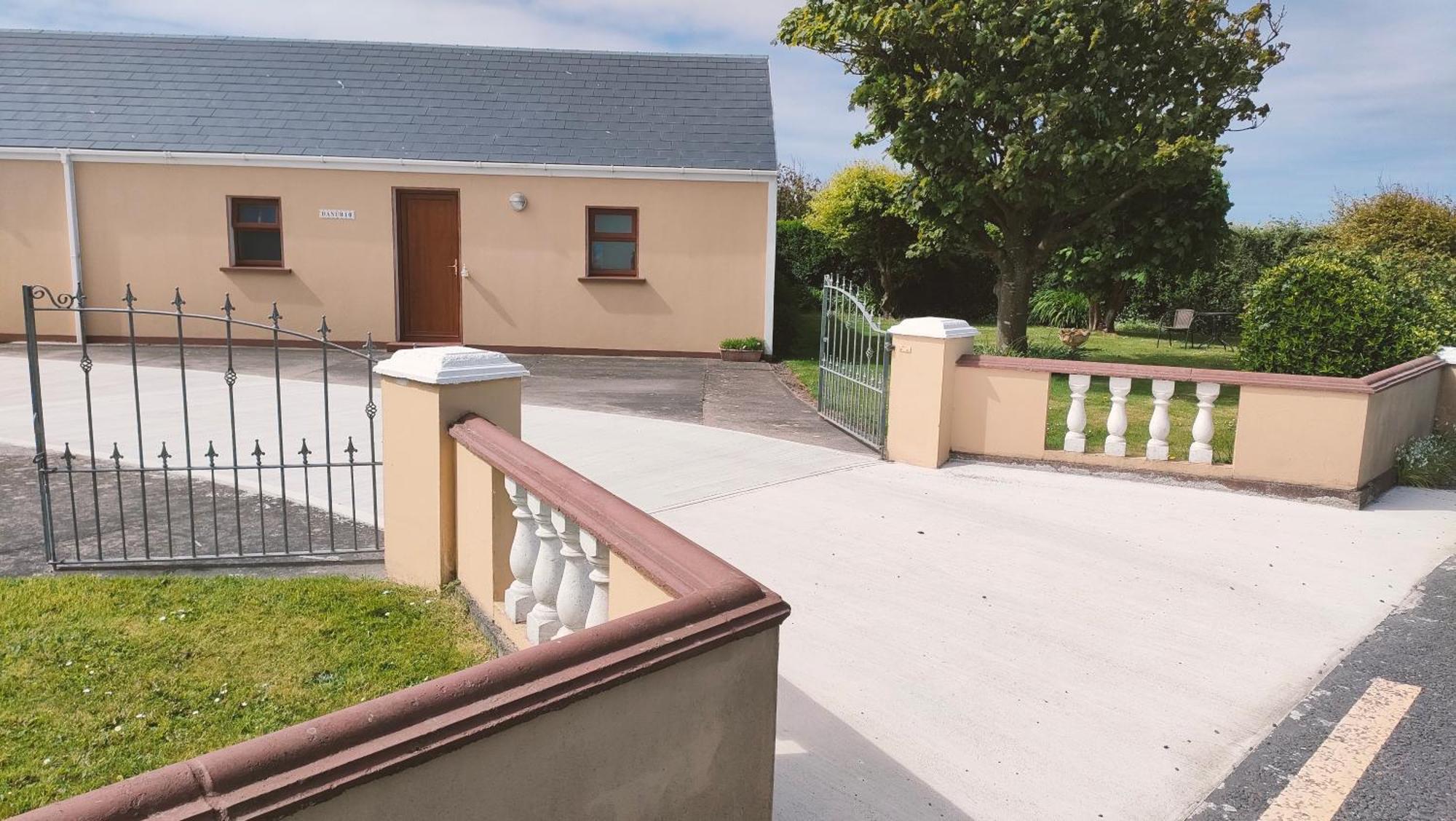 Danubio Guest Accommodation Doonbeg Eksteriør bilde