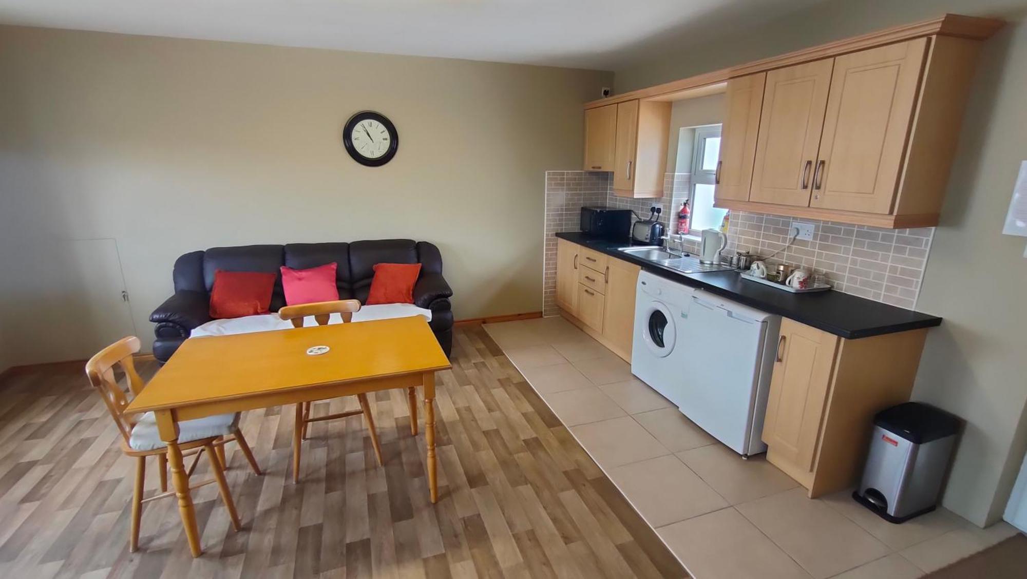 Danubio Guest Accommodation Doonbeg Eksteriør bilde
