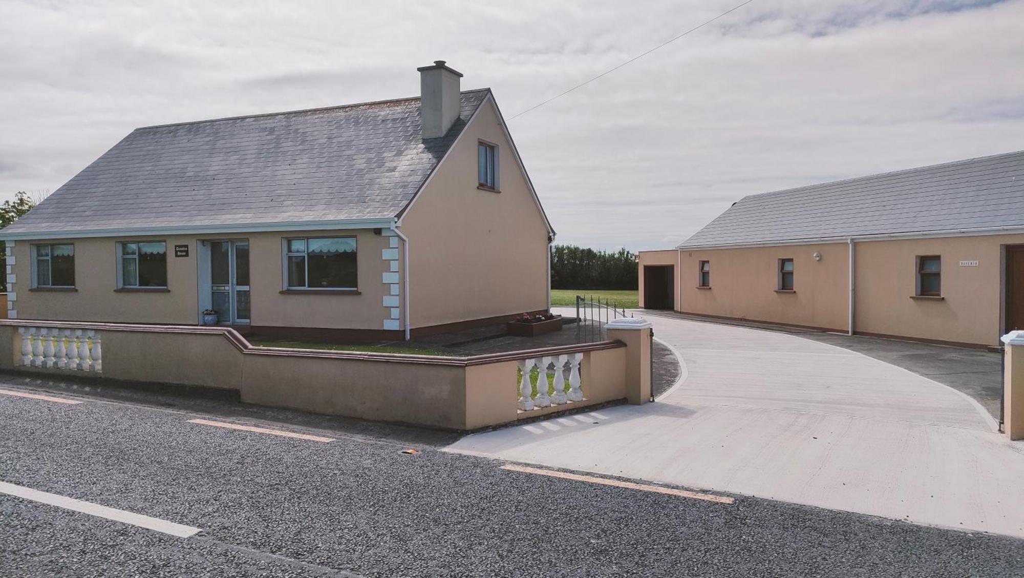 Danubio Guest Accommodation Doonbeg Eksteriør bilde